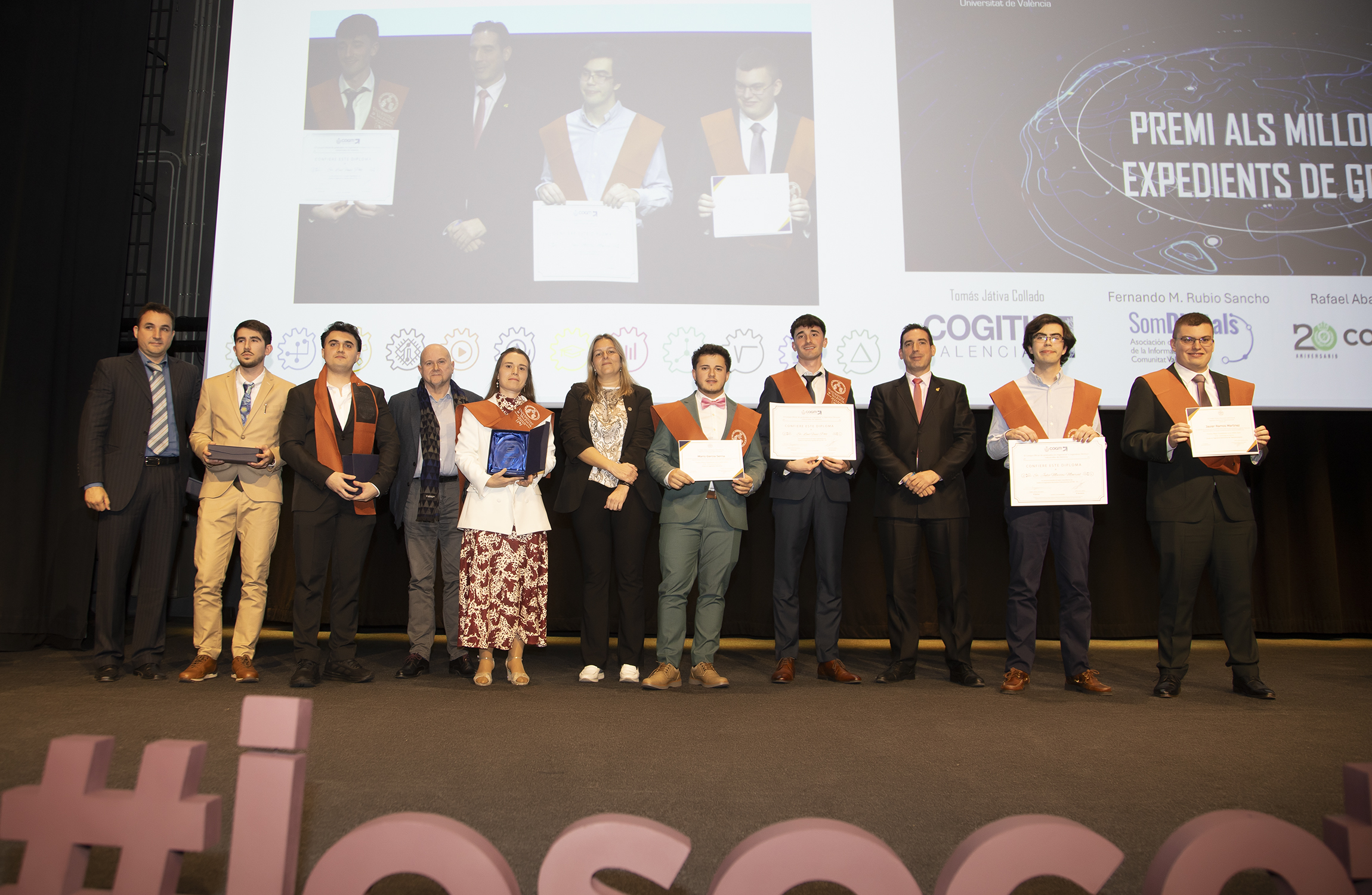 Som Digitals y COITICV acompañan a los nuevos graduados de la ETSE-UV y entregan reconocimientos académicos