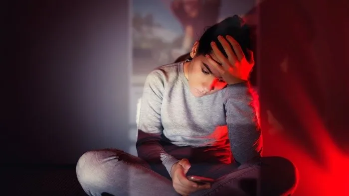 Uno de cada tres adolescentes valencianos no realiza un uso de Internet y las redes sociales adecuado